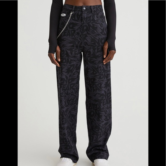 H&M loose fit twill pants - Picture 5 of 5